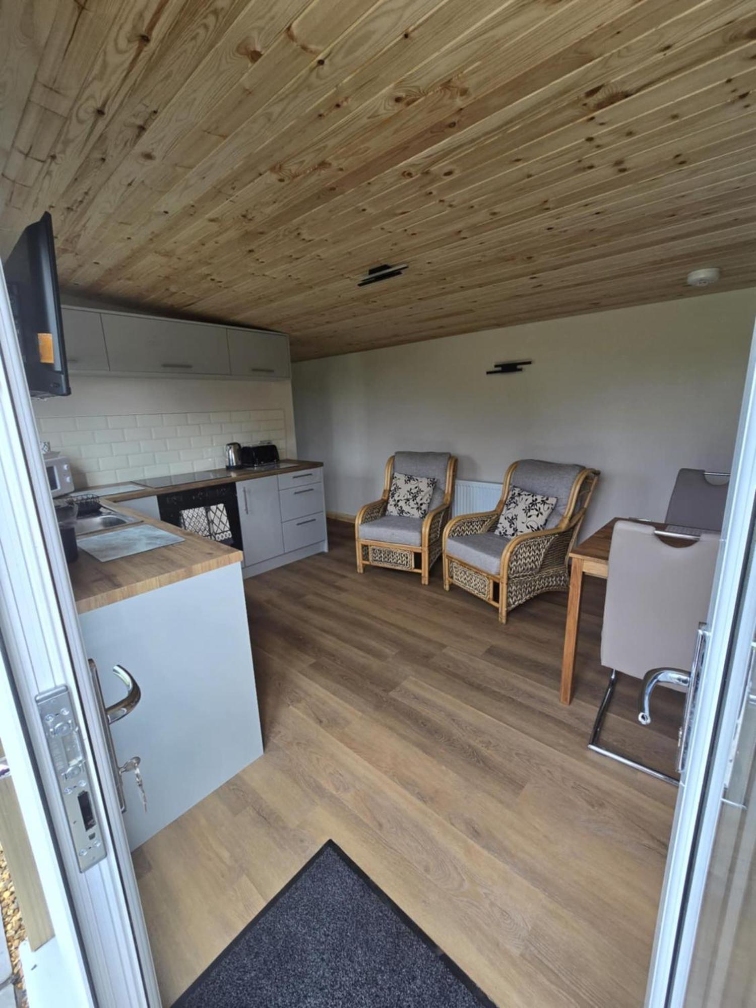 Dunroaming Cabin Pendine Exterior foto